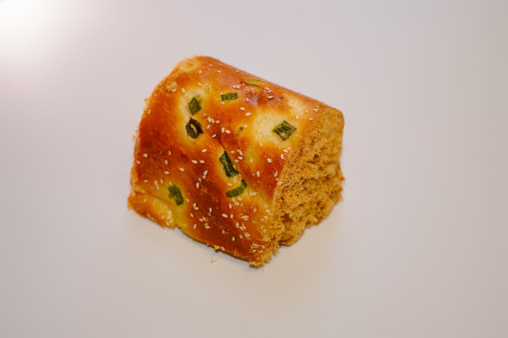 Chinatown Bakery Spring Onions Pork Floss Roll (2 pieces)